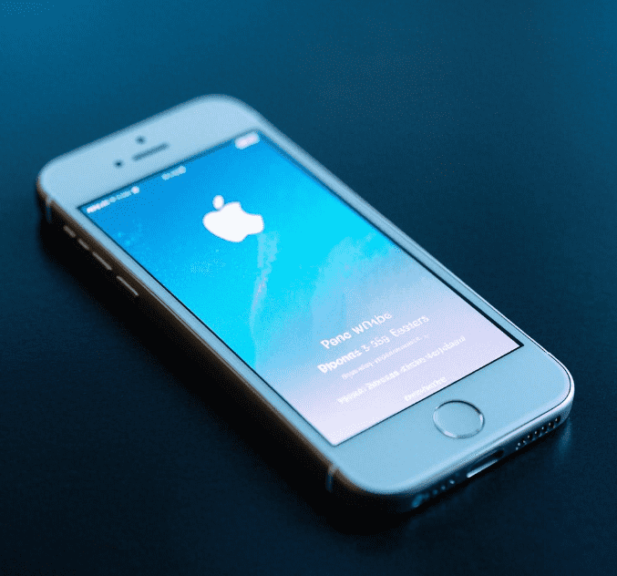 iPhone 5s 落幕：一个时代的终结，智能科技的新启程